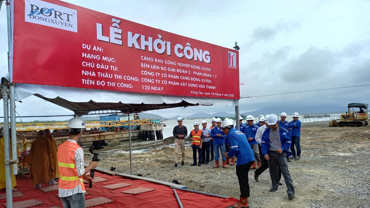 Xây dựng và lắp đặt cầu cảng bờ 20.000DWT (Cảng Đông Xuyên) 2